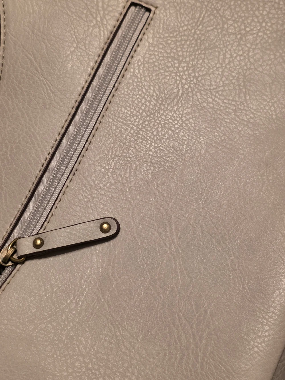 Boc b.ø.c Cream Hobo Shoulder Bag Nwot, Prestine Condition